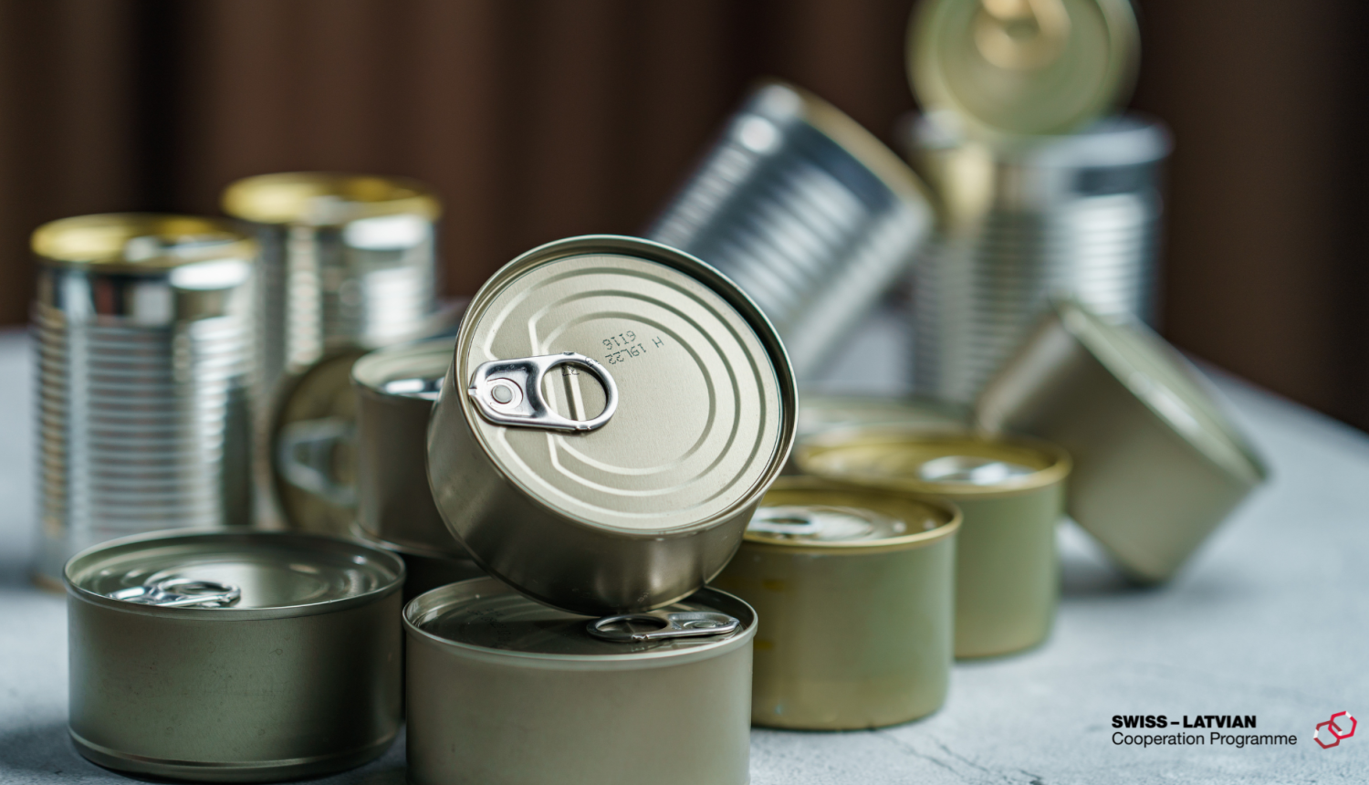 Image of aluminium cans