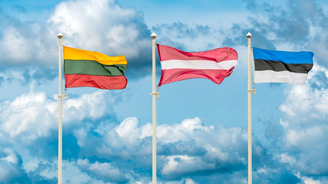 Lietuvas, Latvijas un Igaunijas karogi 