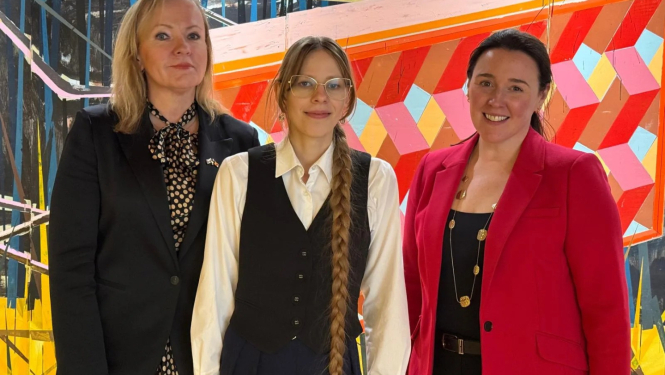 EUCYS 2025 bioekonomikas balvas ieguvēja Evita Mārtinsone Briselē