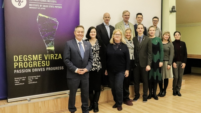 Šveices delegācija viesojas Cietvielu fizikas institūtā