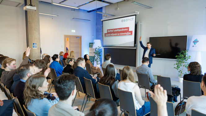 “BioPhoT” Latvijas Universitātes biznesu iespēju festivālā