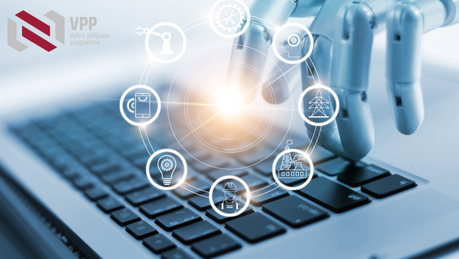 Robota roka uz atvērta datora klaviatūras, attēla priekšplānā dažādas digitalizāciju simbolizējošas ikonas