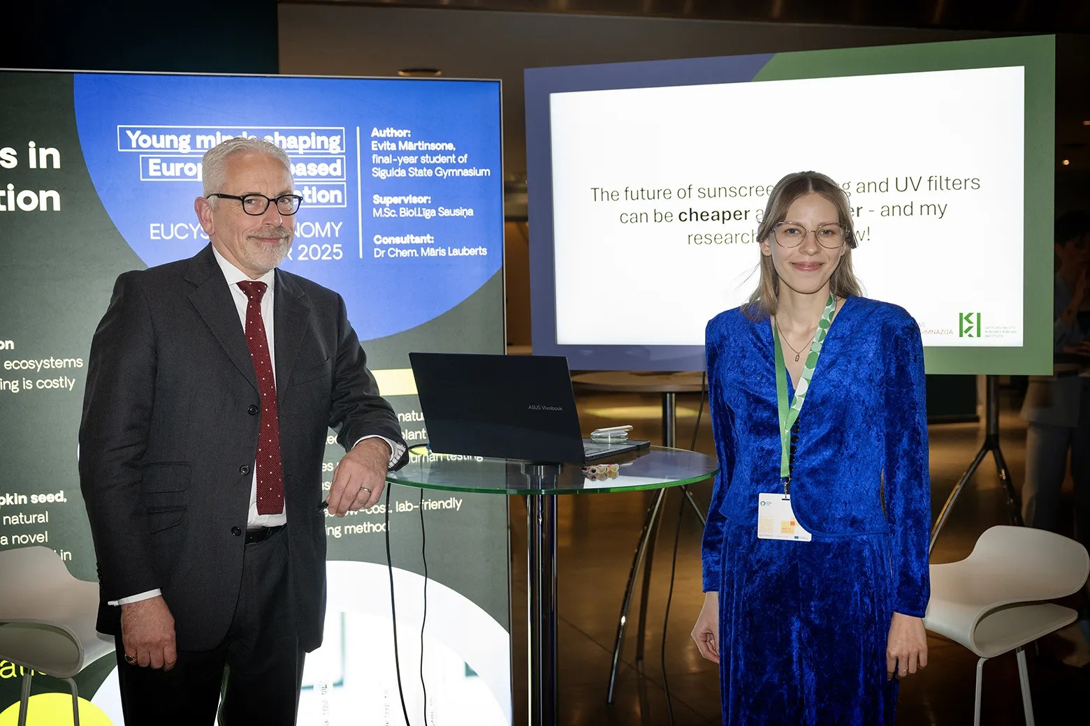 EUCYS 2025 bioekonomikas balvas ieguvēja Evita Mārtinsone Briselē