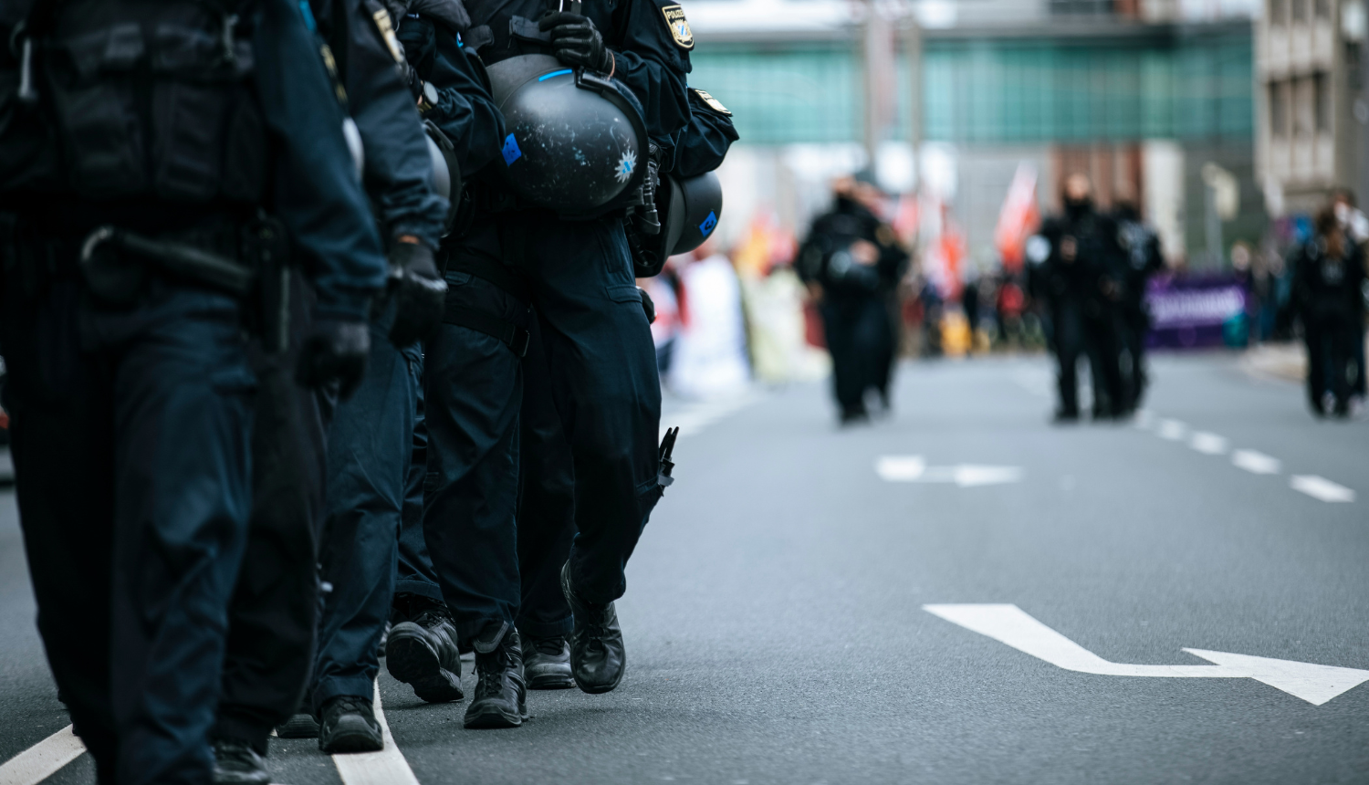 ilustratīvs attēls ar policiju