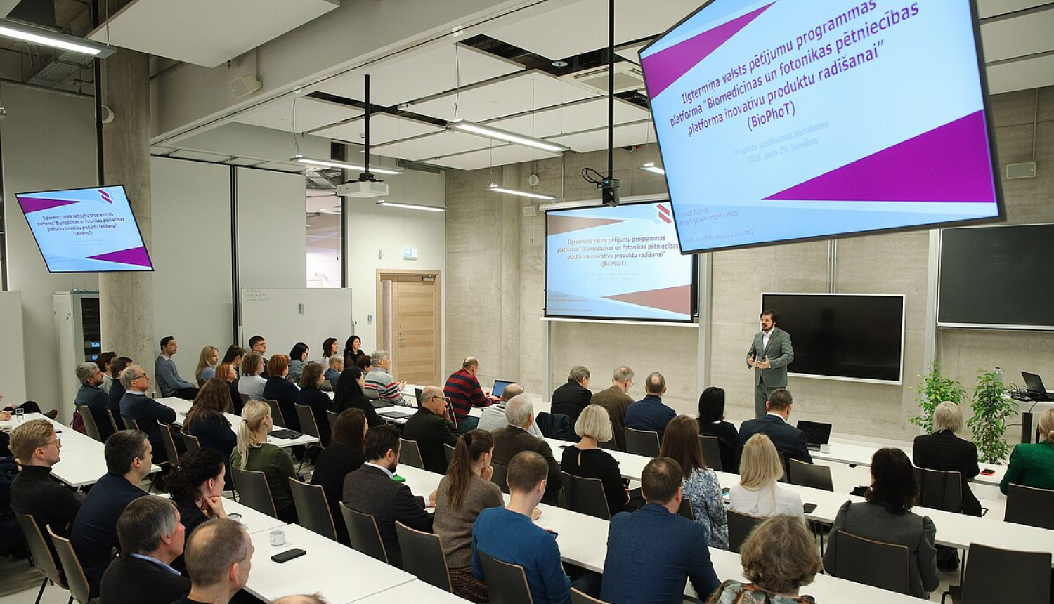 Latvijas Universitātes auditorijā notiek atklāšanas pasākums Valsts pētījumu programmas projektiem